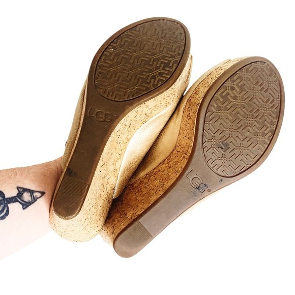 UGG Metallic Gold Cork Wedge Sandals Heel Peep Toe Women's Size 6 - Picture 9 of 11